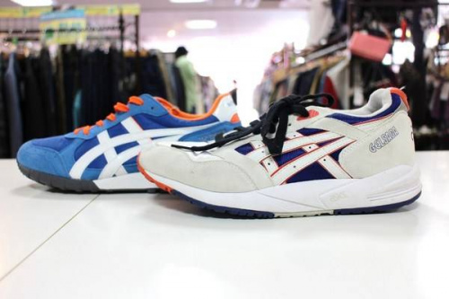 メンズのスニーカー