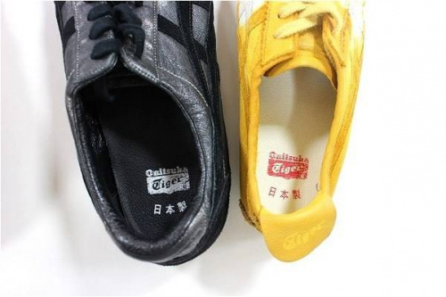 アシックスのスニーカー