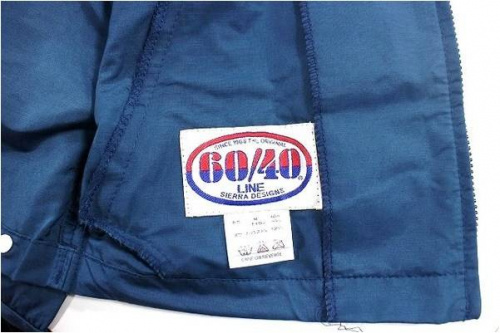 ブルゾンのマウンテンパーカー