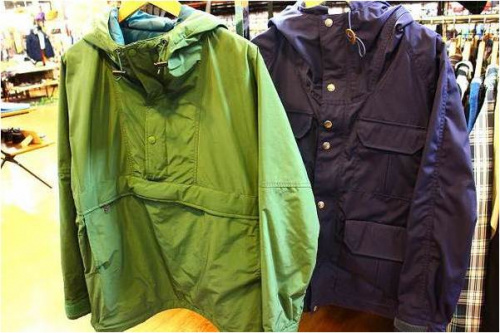 マウンテンパーカーの古着