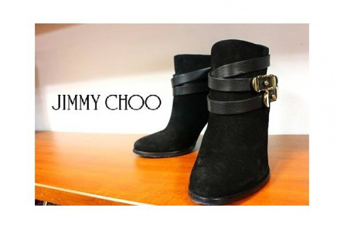 ジミーチュウのブーツ