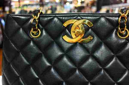 チェーンバッグの町田