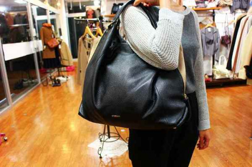 フルラのバッグ