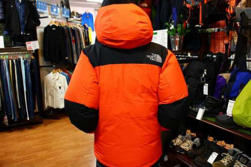 バルトライトジャケットのグリーンリサイクルダウンプロジェクト