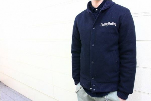 スタジャンの刺繍