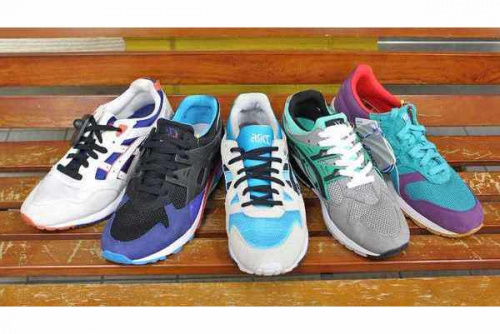 アシックスのスニーカー