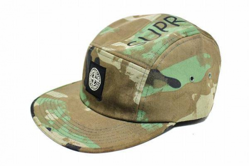 ストーンアイランドのコラボ