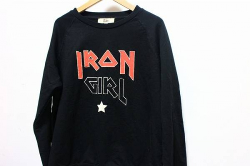 スウェットのロゴ