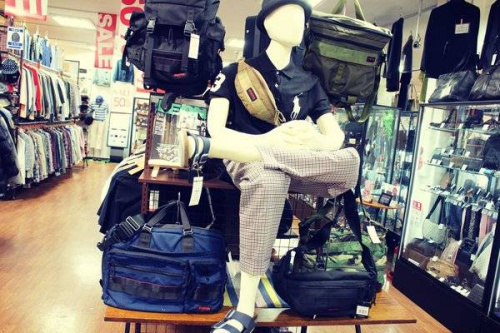 BRIEFINGのボディーバッグ