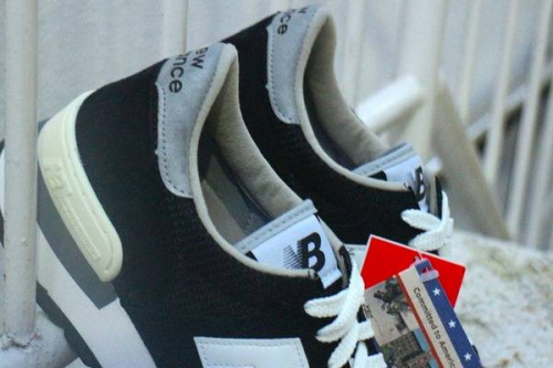 ニューバランスのM990BLK