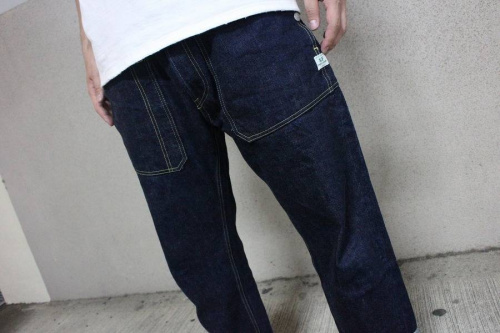 SASSAFRASのフォールリーフリジットデニム