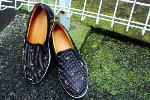 スリッポンのスタッズ