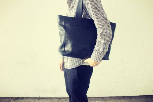 イルビゾンテのレザートートバッグ