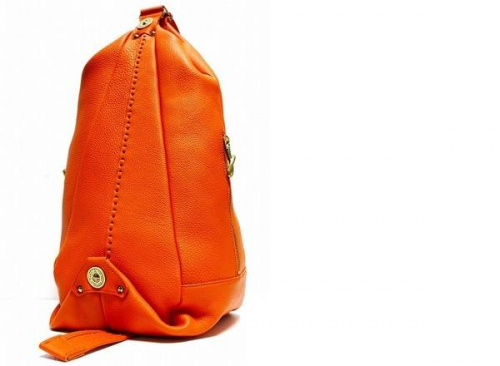 マヌーのレザーバッグ