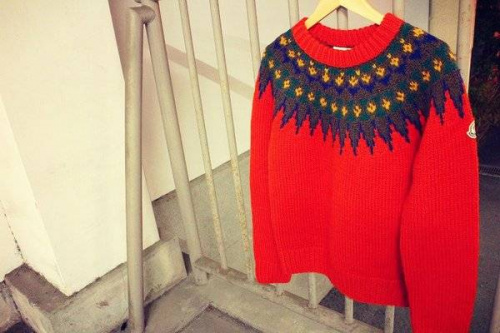 モンクレールのニット