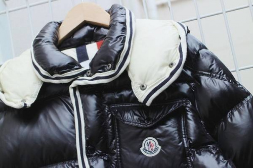 MONCLERのモンクレール