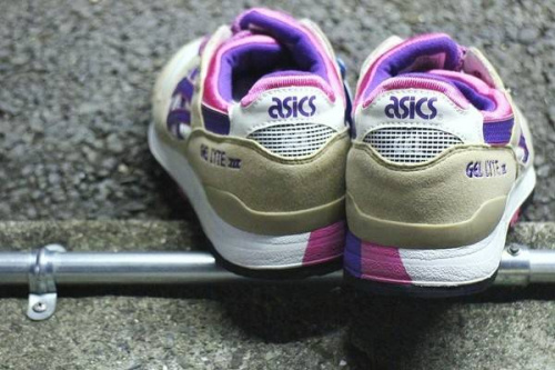 アシックスのスニーカー