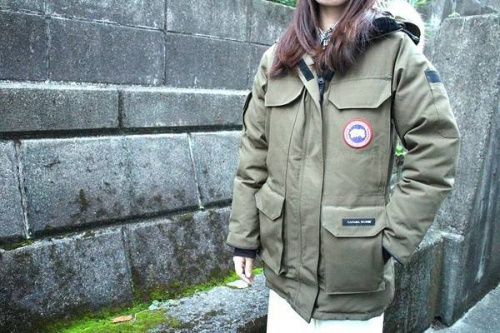 カナダグースのダウンジャケット