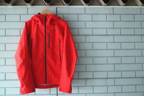 ナイフブレードジャケット　のアウトドア