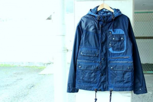 White Mountaineeringのバブアー