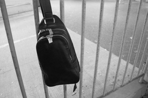 アニアリのレザーバッグ