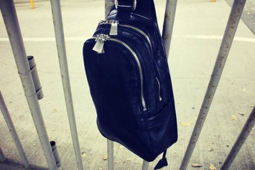 レザーバッグのボディバッグ