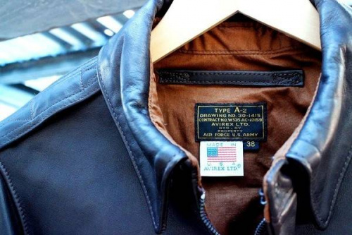 レザージャケットのフライトジャケット