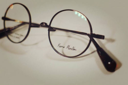 メガネの伊達眼鏡