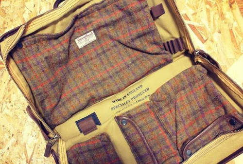 フリーアンドイージーのコラボ