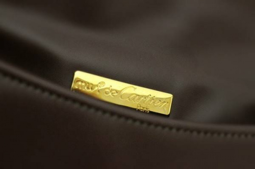 町田 成瀬のフェラガモ