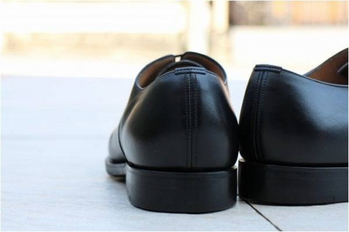 チャーチの買取