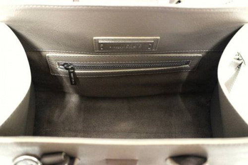 町田 成瀬の財布