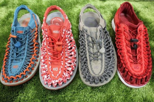 キーンのサンダル