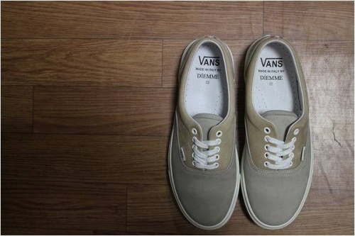 スニーカーのVANS