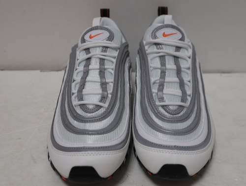 レアアイテムのNIKE
