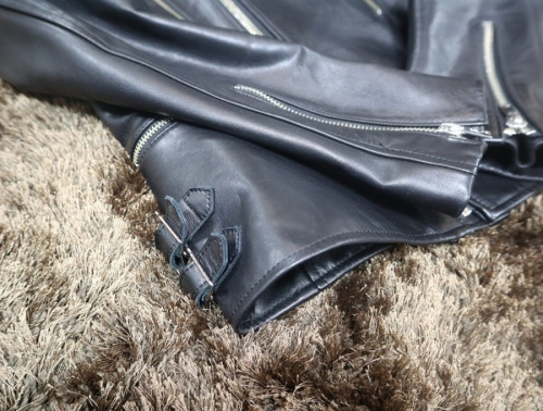 カウハイドダブルライダースジャケットのメンズ