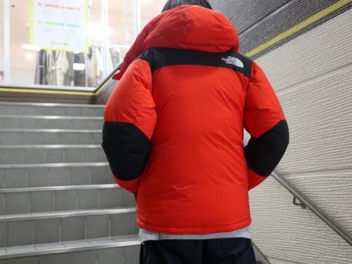 トップスのダウンジャケット