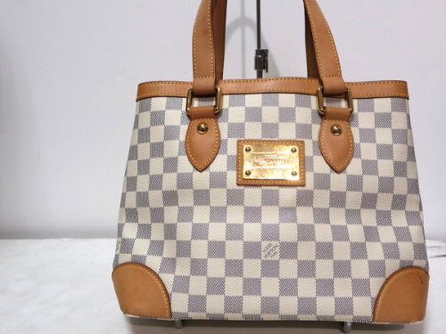 ラグジュアリーブランドのLOUIS VUITTON 　