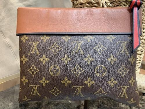 ルイ ヴィトン　のクラッチバッグ