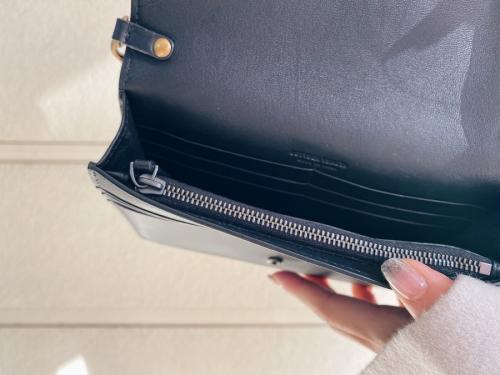 BOTTEGA VENETA】よりイントレチャートチェーンウォレットのご