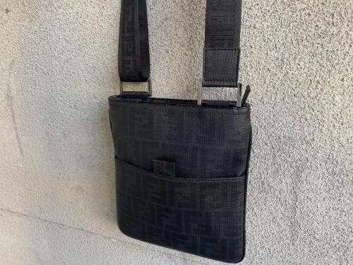 フェンディのズッカ柄PVCショルダーバッグ