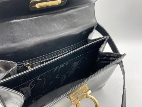 サルヴァトーレ フェラガモのガンチーニ2WAYハンドバッグ