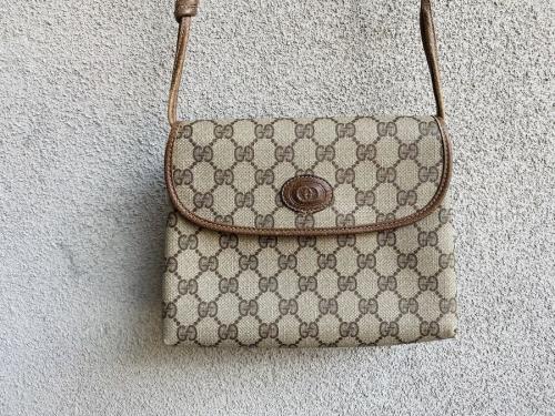 グッチのショルダーバッグ