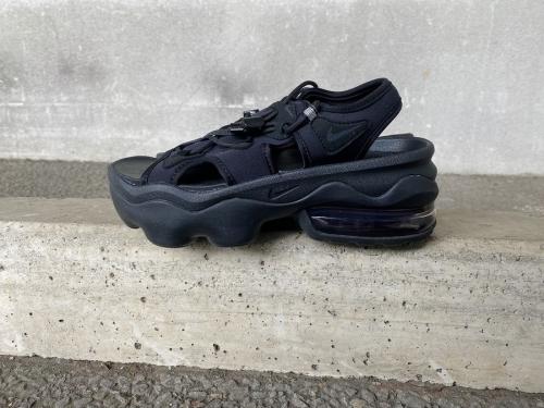 ナイキのエアマックスココサンダル　AIR MAX KOKO SANDAL