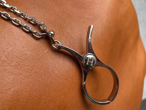 エルメスのグローブホルダー