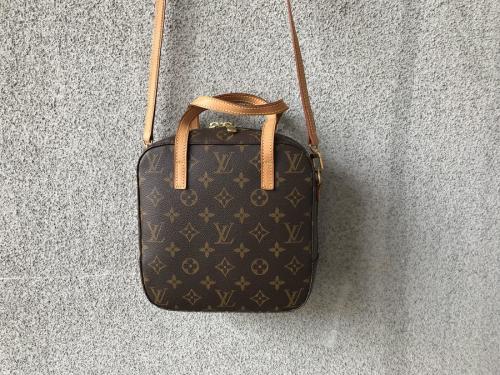 LOUIS VUITTON 　のルイ ヴィトン　