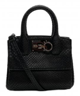 「ラグジュアリーブランドのSalvatore Ferragamo 」
