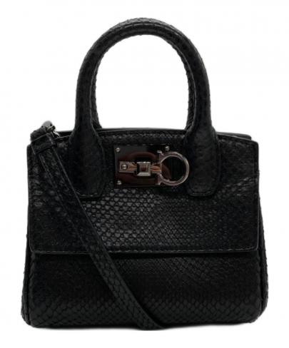 「ラグジュアリーブランドのSalvatore Ferragamo 」