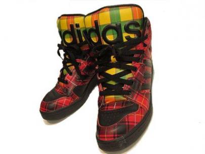 「adidasのJEREMY SCOTT 」