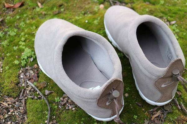 現代的デザイン Nike ナイキ エアモック入荷です 16 12 12発行 現代的デザイン Nike ナイキ エアモック入荷です 16 12 12発行